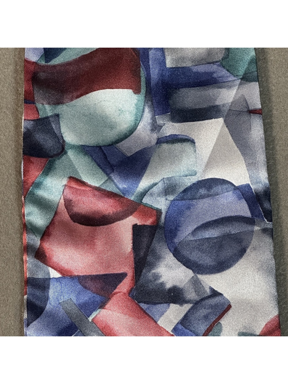 Abstract Patterned Cravat/Ascot Scarf - Picture 4 of 8